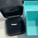ティファニー　Vバンド　ダイヤリング